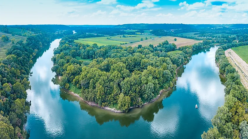 The Kentucky Bend in the Mississippi River. Via Shutterstock / Cade Nathaniel Nicholson. 