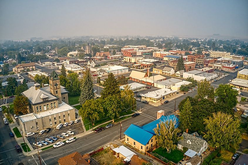 Aerial view of Baker City, Oregon, on a hazy day.