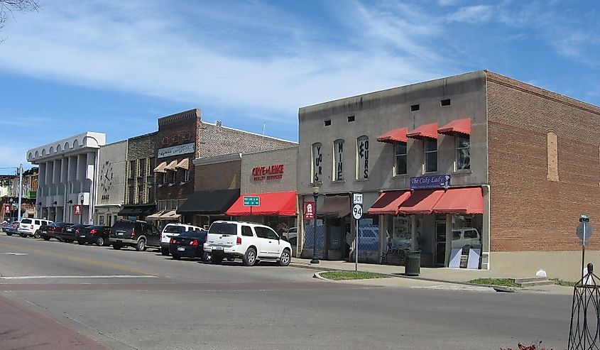 Fourth Street in downtown Murray. Image credit Nyttend via Wikimedia Commons.