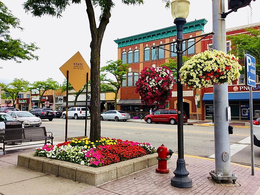 Cityscape of the small town of Birmingham, Michigan. 
