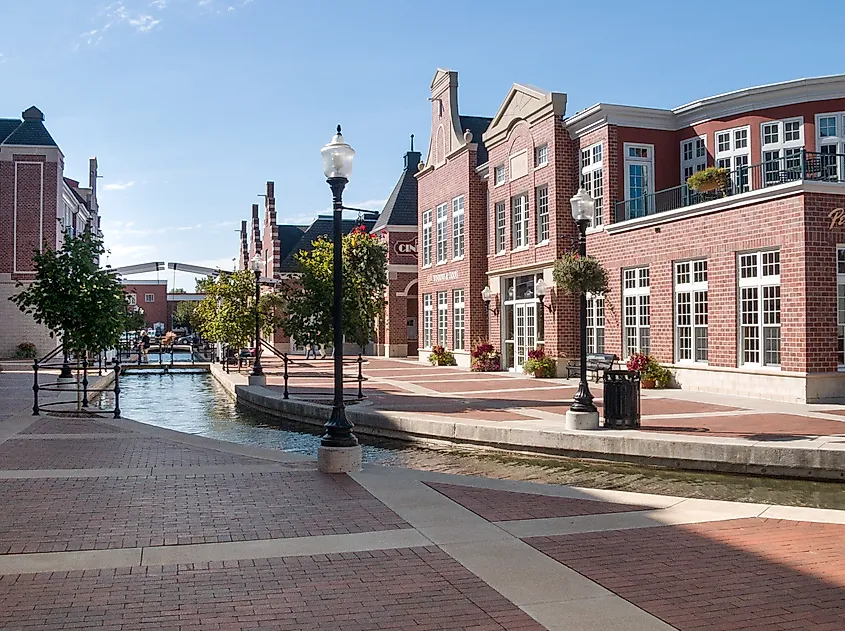 Pella, Iowa, USA: The city center with a lift bridge and canal in the Dutch village of Pella.