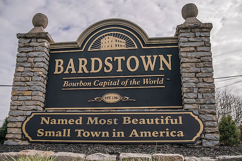 Bardstown Bourbon Capital welcome sign. Editorial credit: University of College / Shutterstock.com
