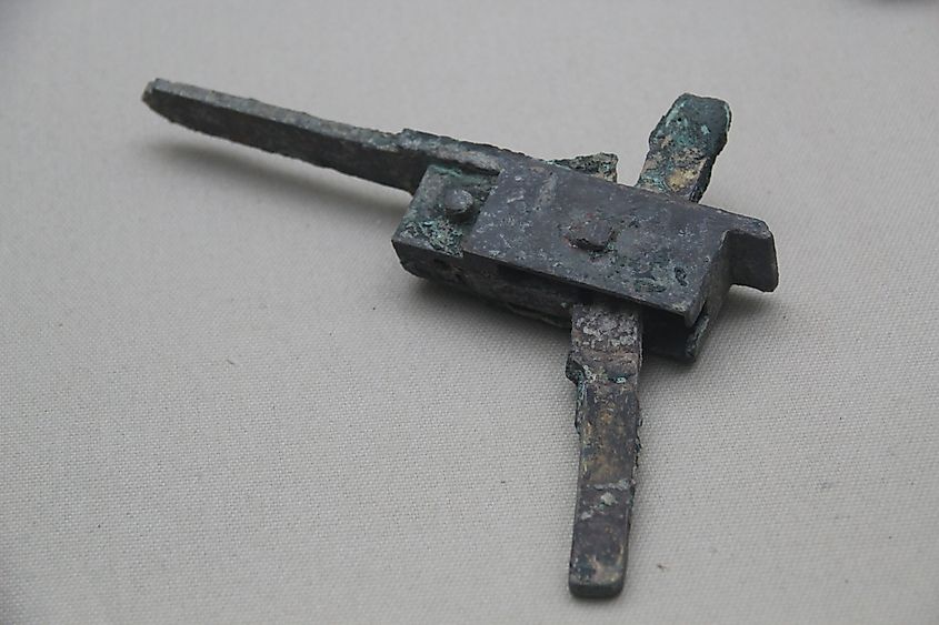 Han dynasty bronze crossbow trigger mechanism from the tomb of Liu Wu, King of Chu