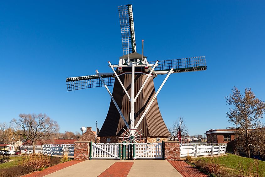 The De Immigrant Windmill on the historic Lincoln Highway in Fulton, Illinois. 