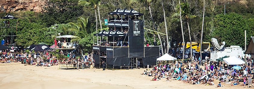 Large crowd of spectators on Waimea Beach during The Eddie.