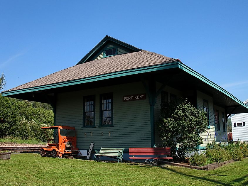 The Fort Kent Railroad Station is listed on the National Register of Historic Places, By Todd Edgard (NPS employee) - National Park Service: https://www.nps.gov/maac/planyourvisit/Fort-Kent-Railroad-Station.htm, Public Domain, https://commons.wikimedia.org/w/index.php?curid=20678584