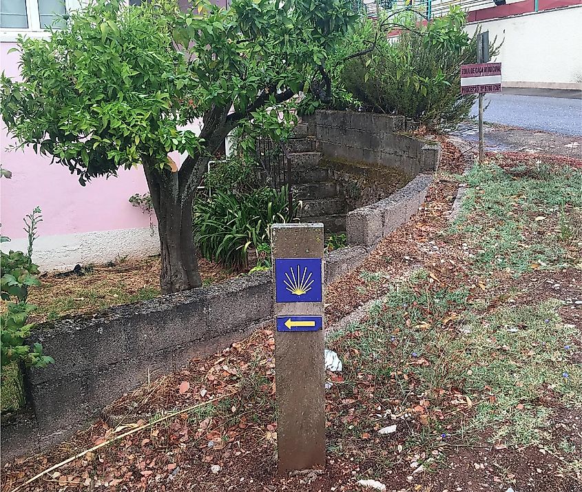 Example of a Camino Santiago marking