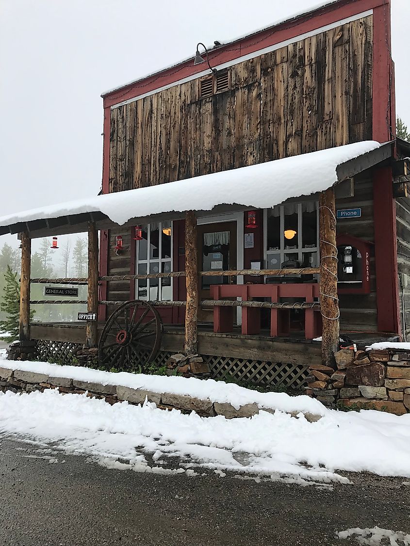 Columbine General Store, Colorado (Credit: Barbara Keegan, CC BY-SA 4.0, via Wikimedia Commons)