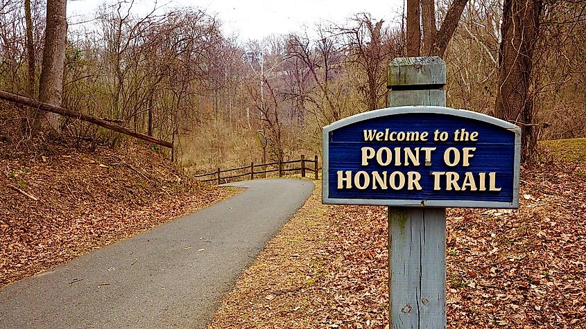 The beginning of the Point of Honor Trail, an offshoot of the Blackwater Creek Bikeway, in Lynchburg, Virginia.