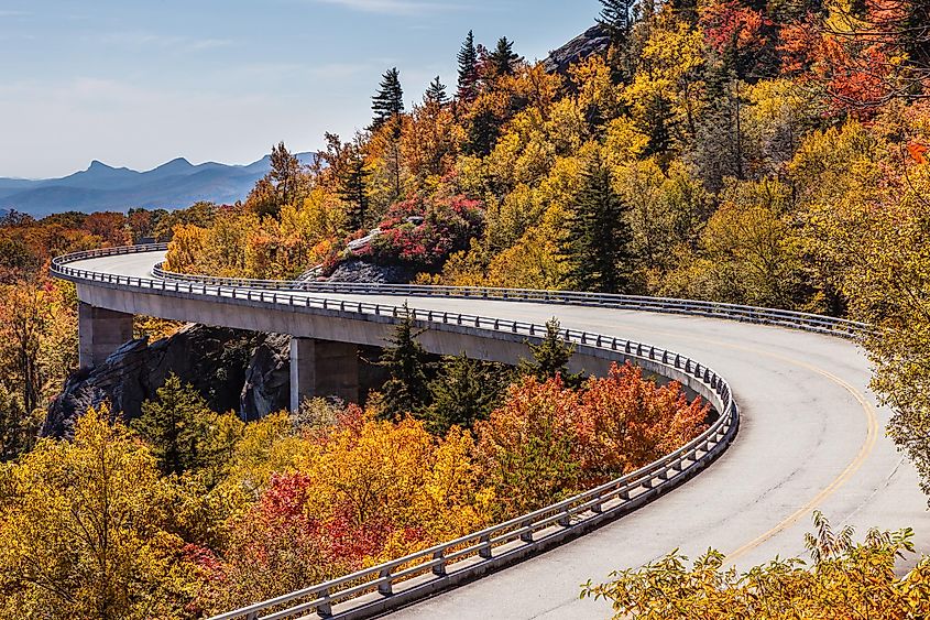 The beautiful Blue Ridge Parkway in fall