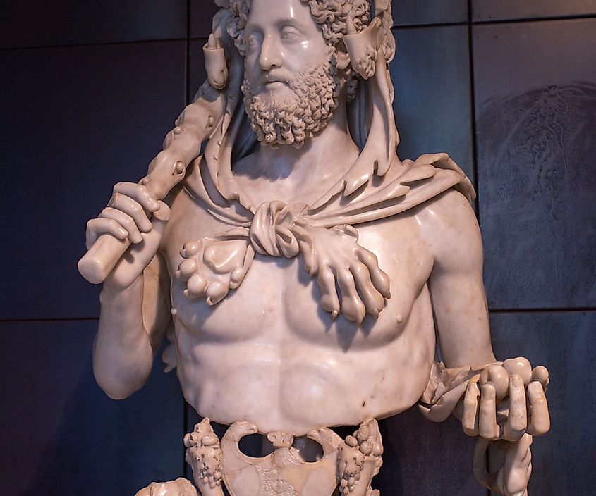 A statue of Commodus depicted as Hercules. 