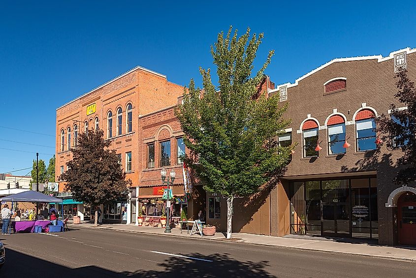 Third Thursday Street Fair, Klamath Falls, Oregon. Credit: Oregon State Archives, CC BY 4.0, via Wikimedia Commons