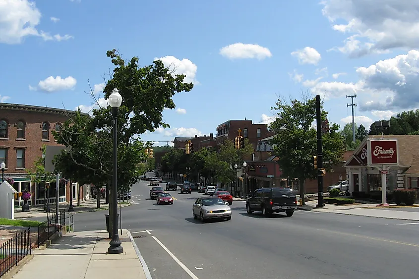 Massachusetts Route 131 eastbound in Southbridge, Massachusetts.