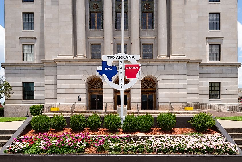 The state line of Texas and Arkansas in Texarkana, USA.