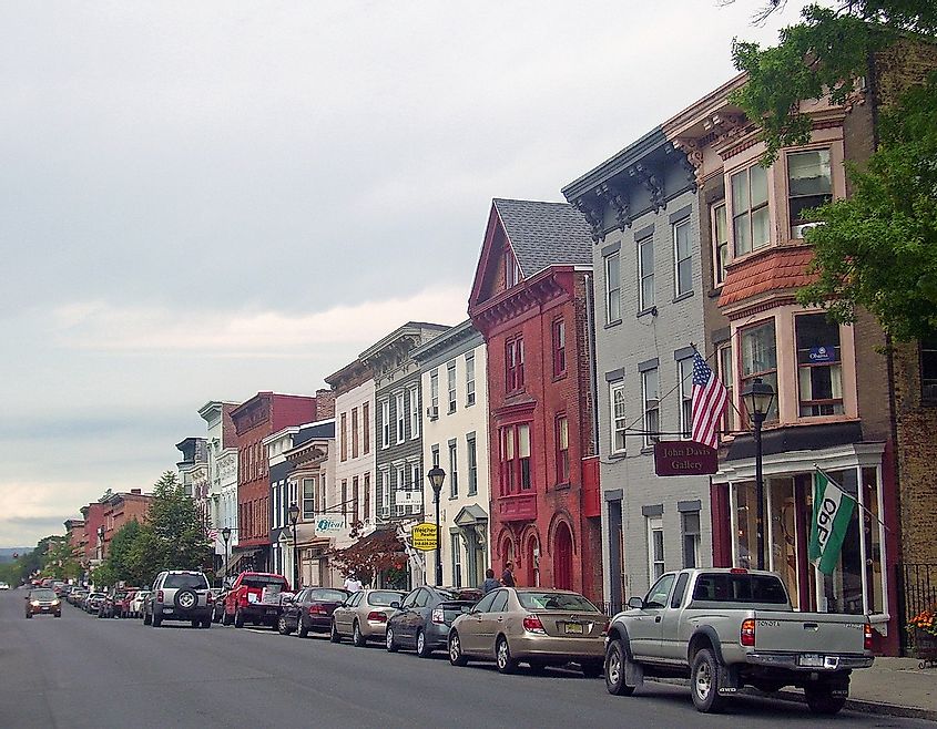 Looking west along Warren Street from South Fourth Street in the historic district, Hudson, NY, USA
