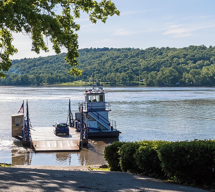 Ferry crossing the Ohio River at Augusta, Kentucky.