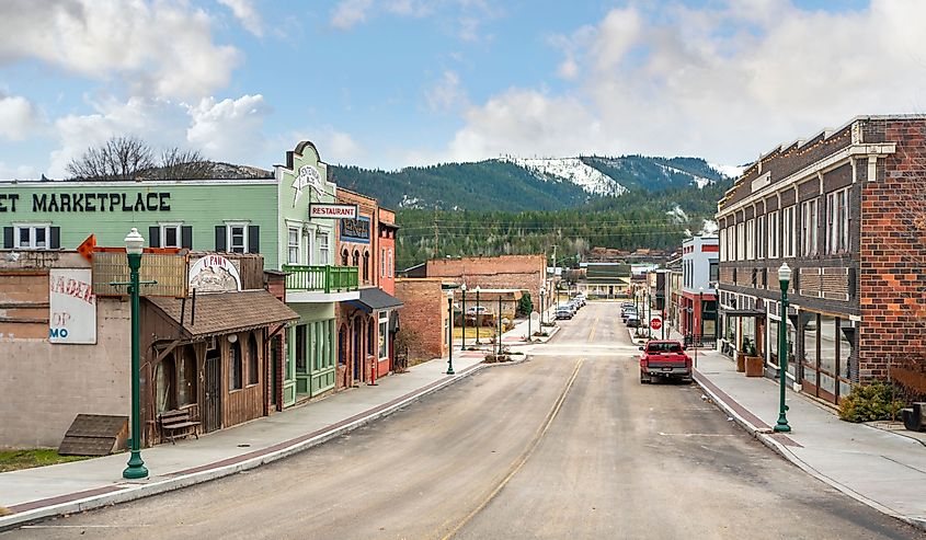 The main street of historic Priest River, Idaho, in the Northwest of the United States at winter.