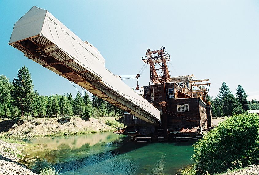 Sumpter, Oregon, historic dredge. In Wikipedia. https://en.wikipedia.org/wiki/Sumpter,_Oregon By Doug from Portland, USA - Pardon me, CC BY 2.0, https://commons.wikimedia.org/w/index.php?curid=2904271