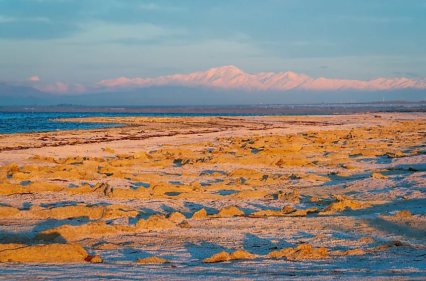 The Salton Sea in California this shrinking lake regularly emits hydrogen sulfide gas, contributing to air quality problems and respiratory illnesses in nearby communities. 