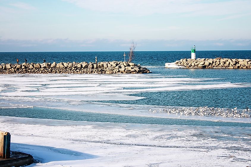 View of the Lake Ontario coast along Jordan Station in Ontario.