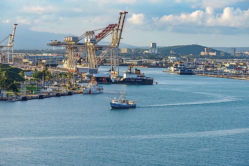  Honolulu Harbor in the Island of Oahu in Honolulu, Hawaii. Editorial credit: Felipe Sanchez / Shutterstock.com