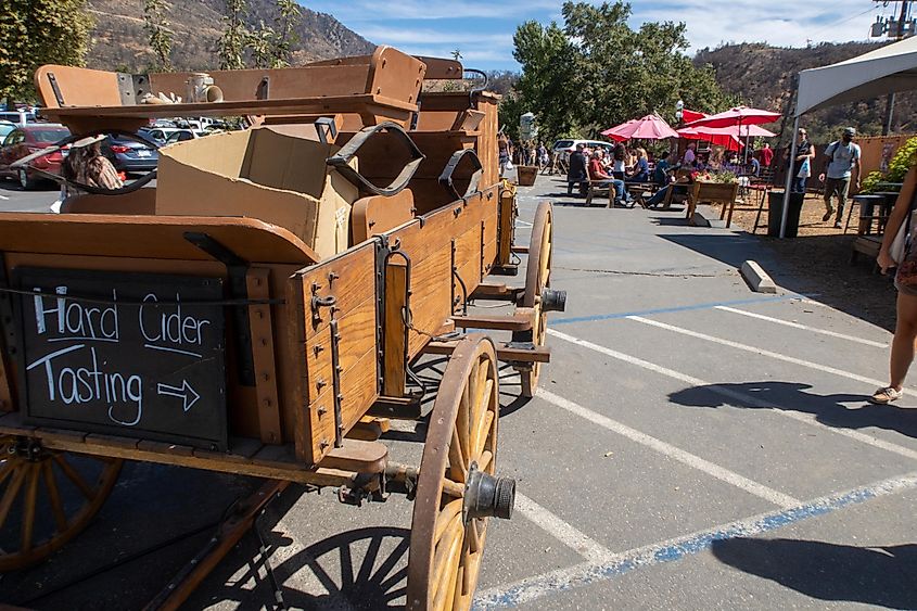 The Oak Glen Apple Festival: The Harvest U-Pick Greeting Area Curated By Los Rios Ranchos, via Gerald Peplow / Shutterstock.com