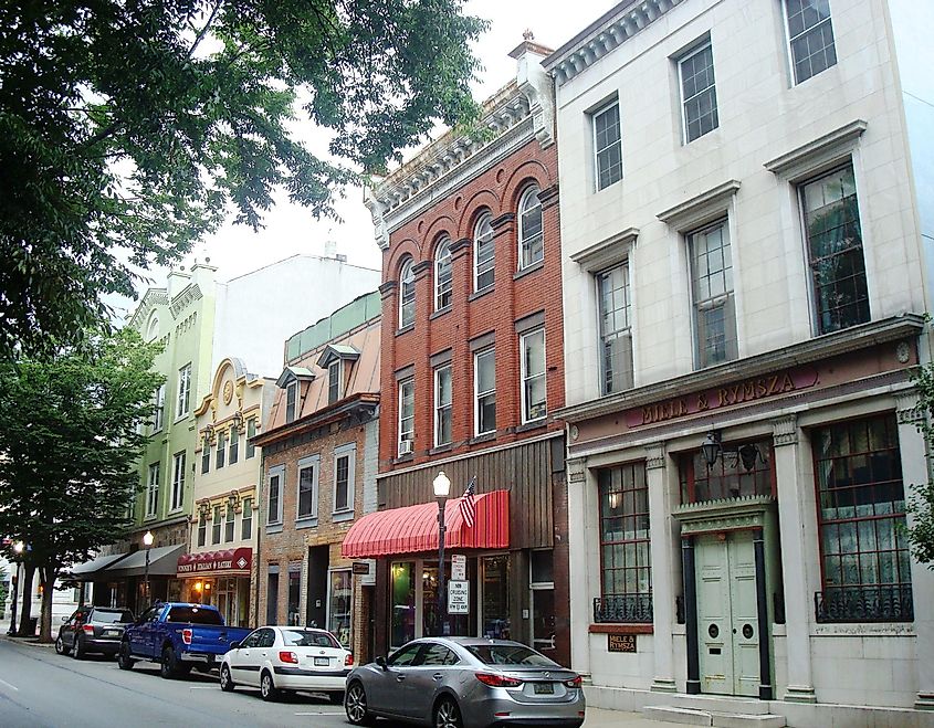 A streetscape of West 4th Street between Court and Market Streets in Williamsport, Pennsylvania