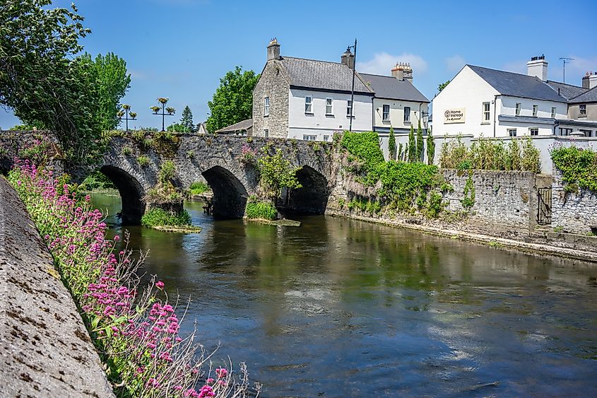 IRELANDS OLDEST BRIDGE NEAR CASTLE TRIM