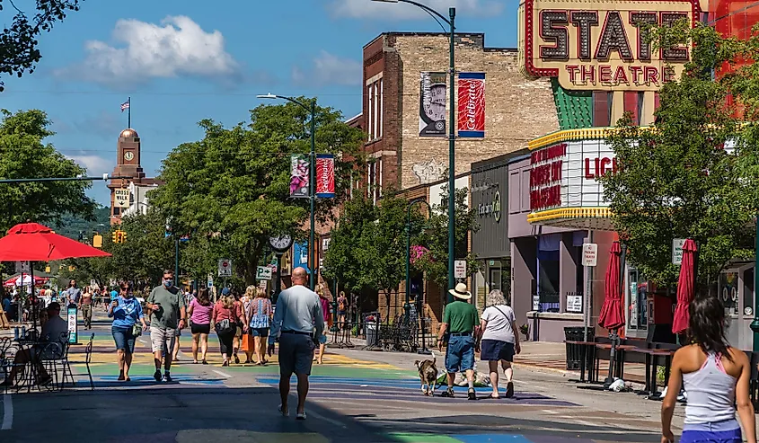  Busy Front Street in downtown Traverse City, Michigan.