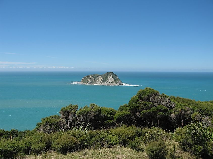 Looking from East Cape towards Whangaokeno / East Island