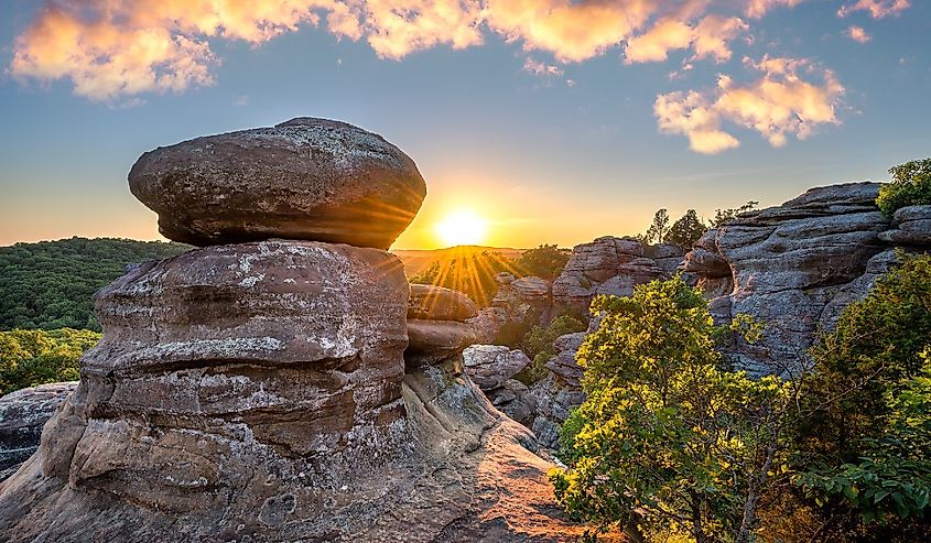 Garden of the Gods, scenic sunset, Southern Illinois