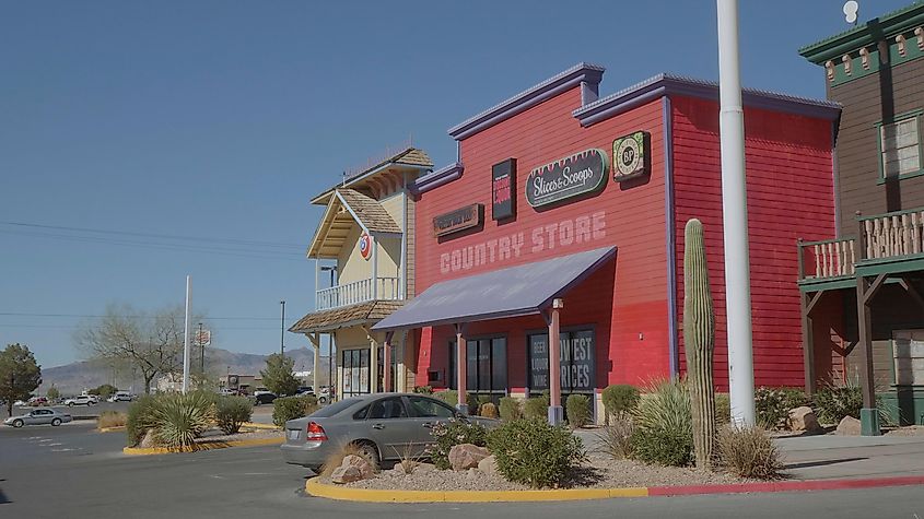 Histroic saloon building and casino in Pahrump Nevada, via 4kclips / Shutterstock.com