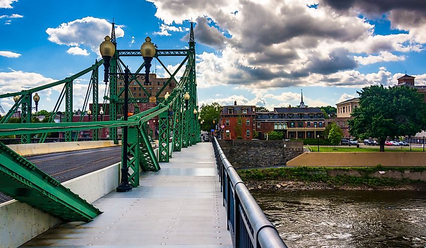 The Northampton Street Bridge over the Delaware River in Easton, Pennsylvania.