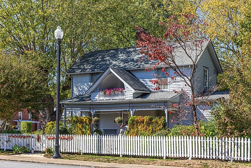 Historic turn-of-the-century (20th) home built by a cabinet maker and inventor, A. R. Brown, via Nolichuckyjake / Shutterstock.com