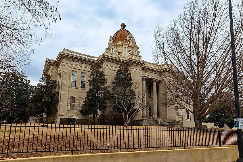 Lee County Courthouse in Tupelo, MS