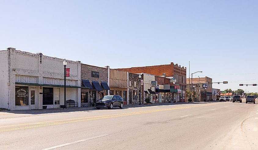 The old business district on main street in Davis, Oklahoma. Image credit Roberto Galan via Shutterstock.com