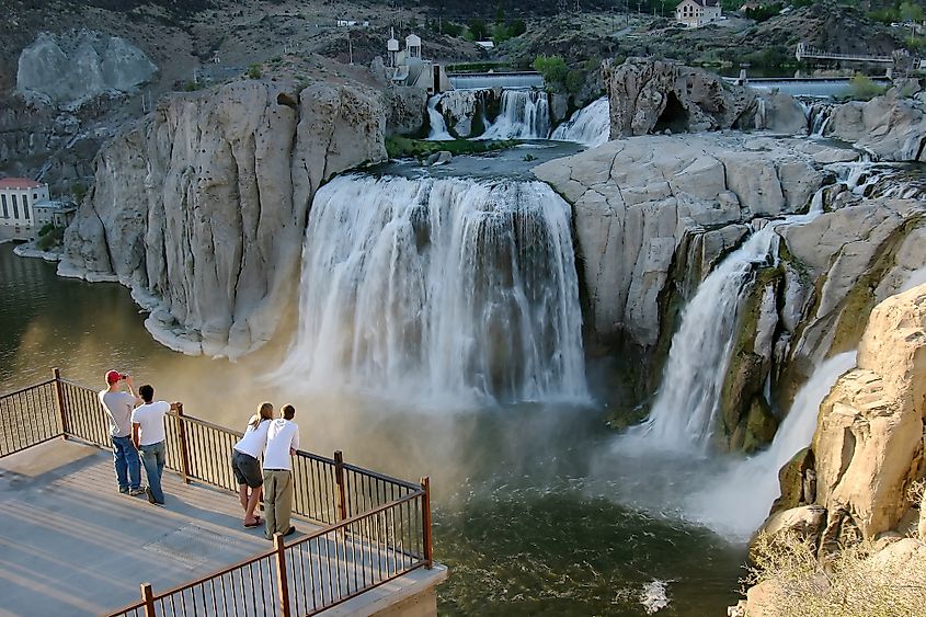 Tourists at Shoshone Falls