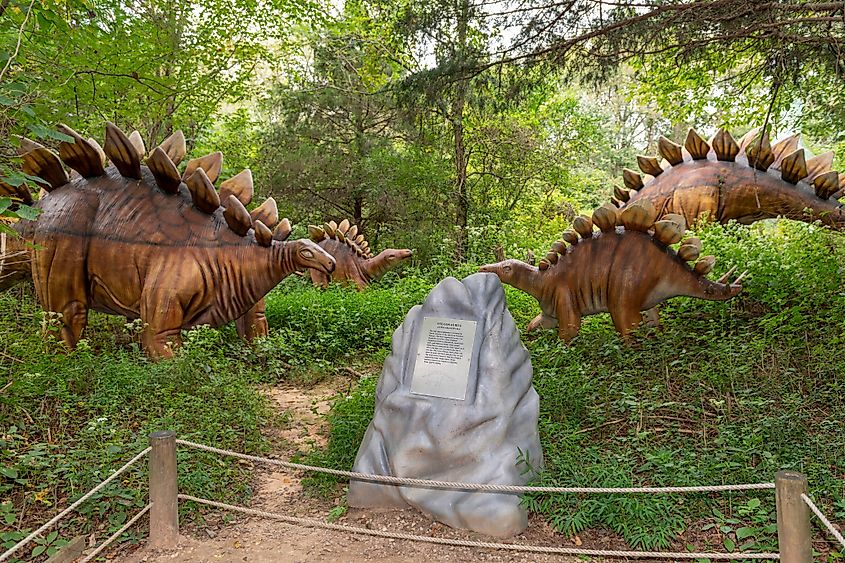 Cave City, Kentucky, USA. Dinosaur World offers life-size dinosaur replicas and interactive activities for kids.