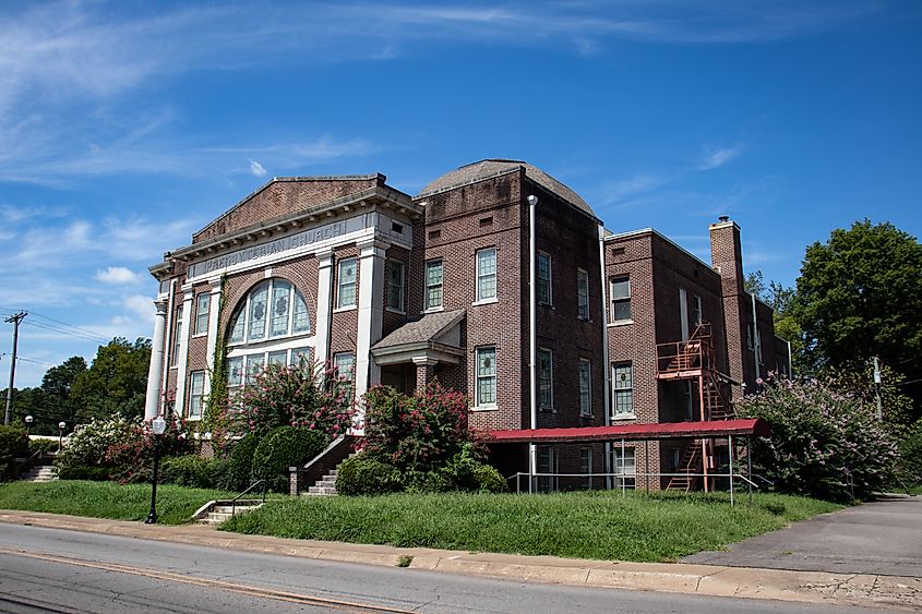 The First Presbyterian Church in Clarksville, Arkansas. Image credit: HEakin / Shutterstock.com.