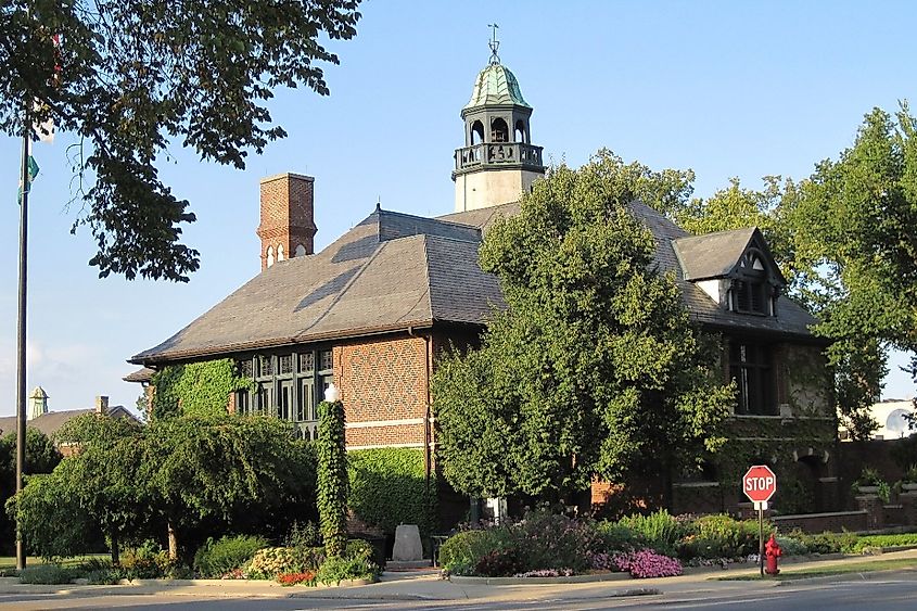 Lake Forest City Hall, Lake Forest, Illinois.