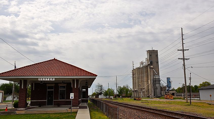 Dexter rail depot