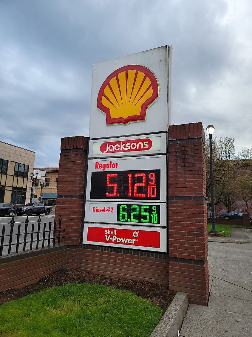 Portland Oregon with a gas price sign. Editorial credit: Hrach Hovhannisyan / Shutterstock.com