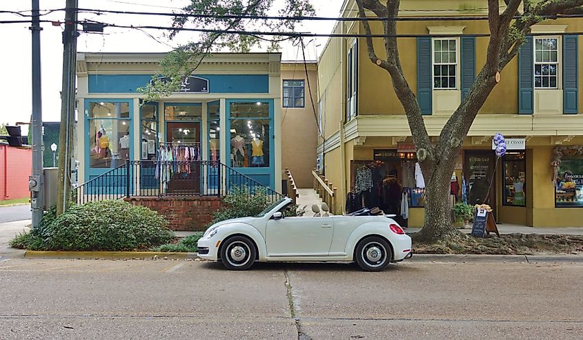 View of Ocean Springs, Mississippi business area.