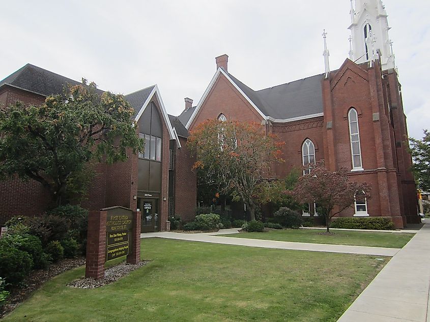 Side view of church in Salem, Oregon.