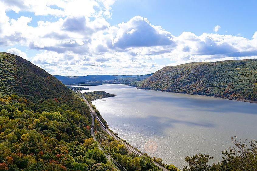 Picture taken during a hike from Breakneck ridge to Cold Spring during the fall season (NY)