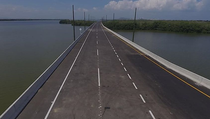 View of Viaducto Gran Manglar in Cartagena