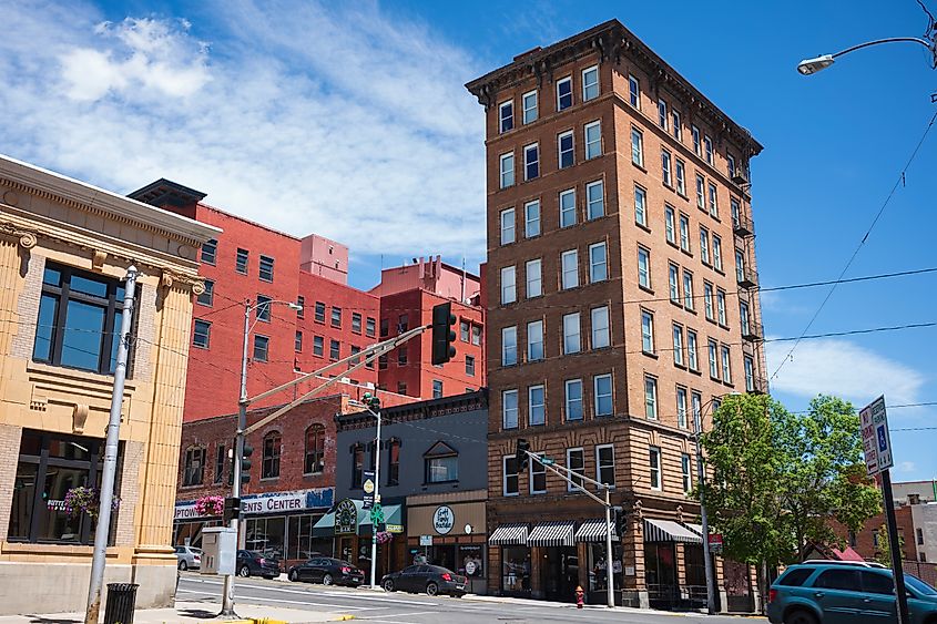 A street corner scene in the neighborhood of Uptown Butte.