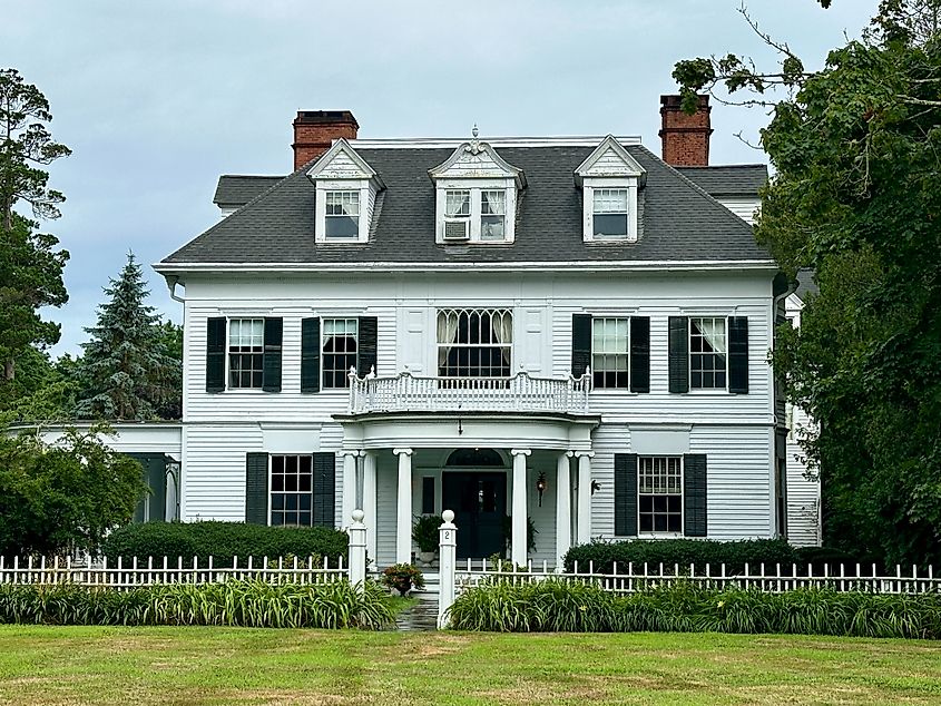 Stately home in the historic district of Old Lyme, Connecticut