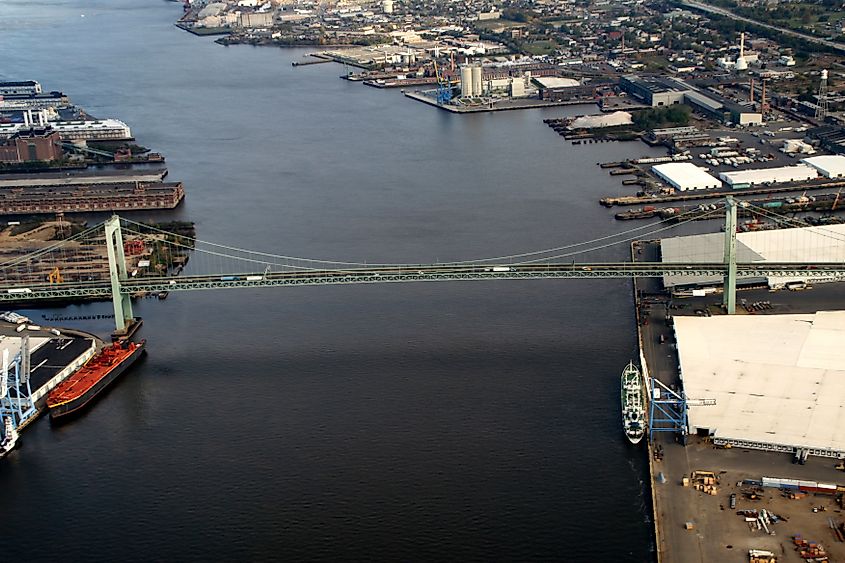 Walt Whitman Bridge, connecting Gloucester City, New Jersey and Philadelphia.