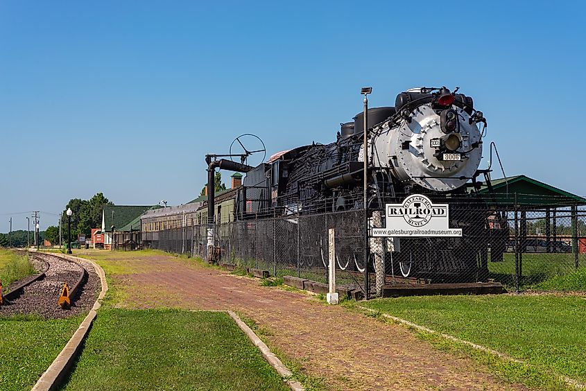 Old locomotive and train cars at the Galesburg Railroad Museum. Editorial credit: Eddie J. Rodriquez / Shutterstock.com